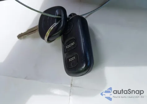 2005 Toyota Corolla Le z USA, uszkodzony, nr VIN 1NXBR30E05Z377323